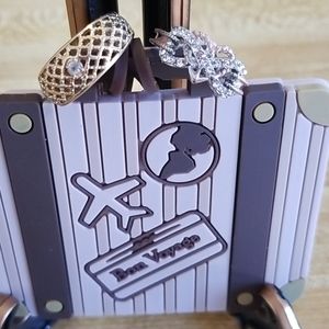 Set of two Avon rings